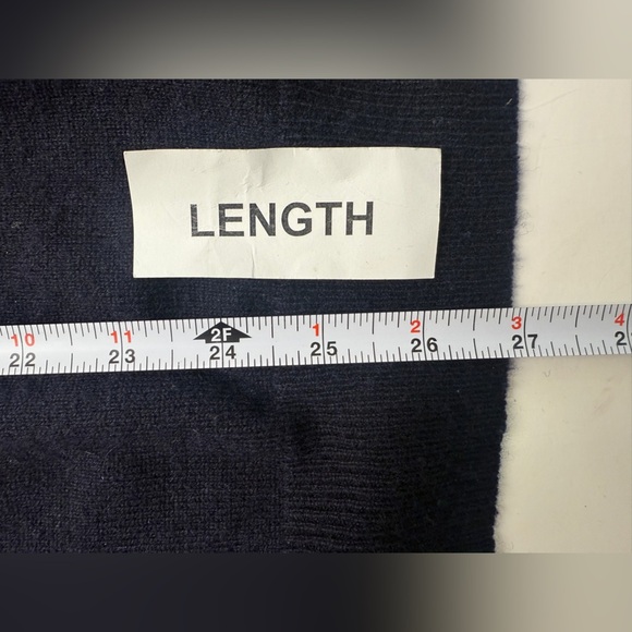 J.CREW Men's 100% Italian Cashmere V-Neck Sweater in Navy Blue Size LARGE - Picture 10 of 10